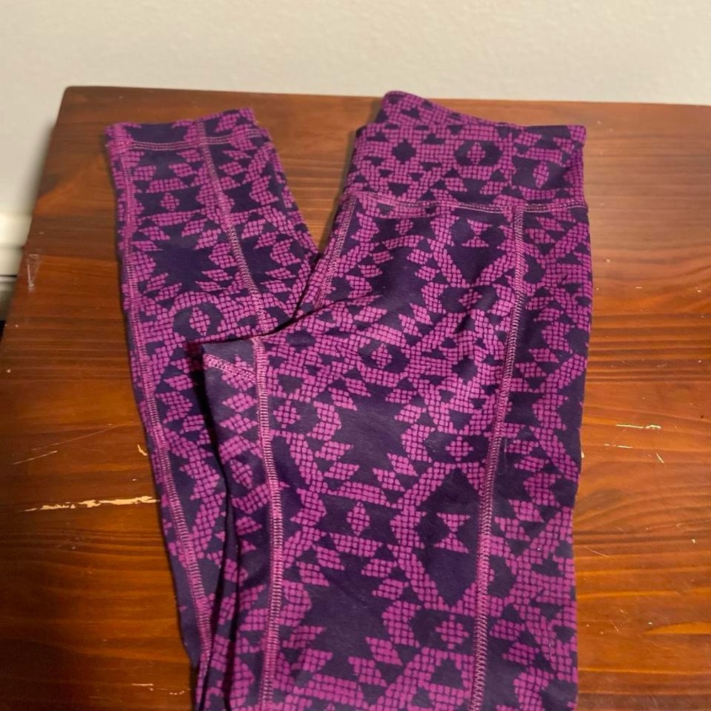 Columbia Purple and Blue Leggings with Intricate Design